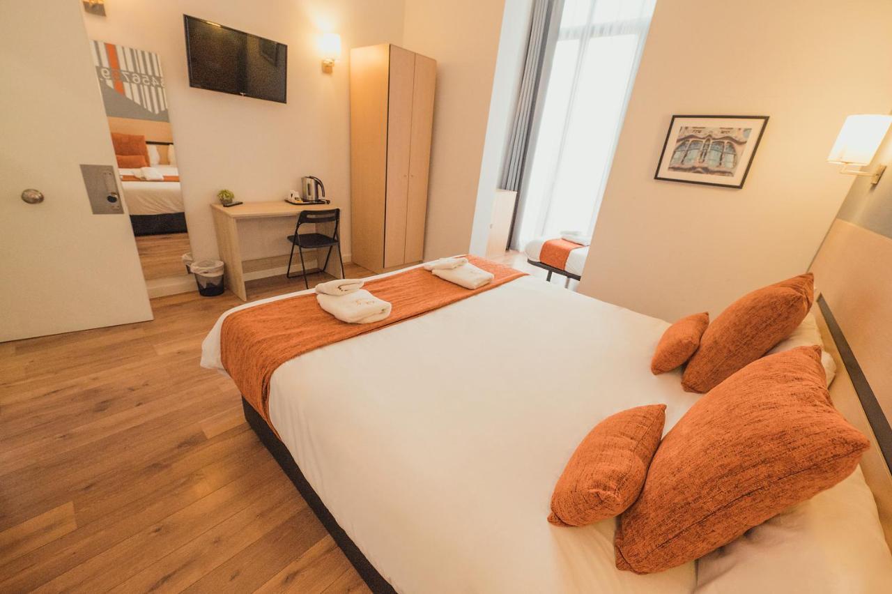 Hostal Live Natura Barcelona (Adults Only) Exterior photo