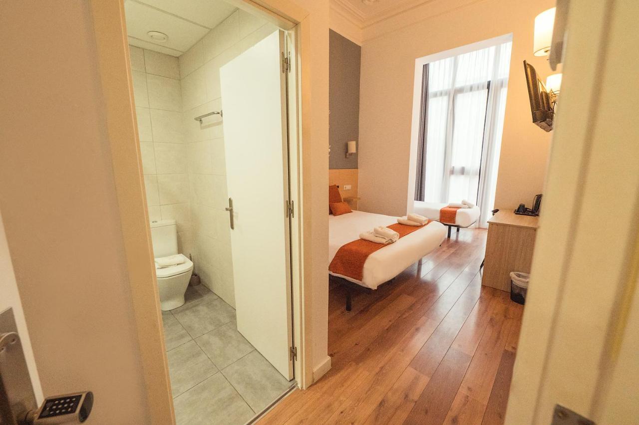 Hostal Live Natura Barcelona (Adults Only) Exterior photo